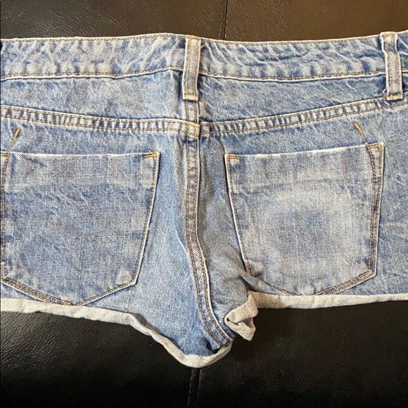 Mossimo denim shorts - Picture 2 of 3